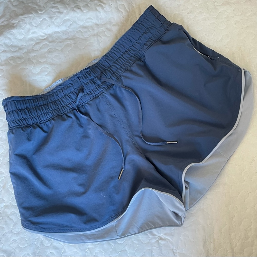 Lululemon choose a side reversible shorts